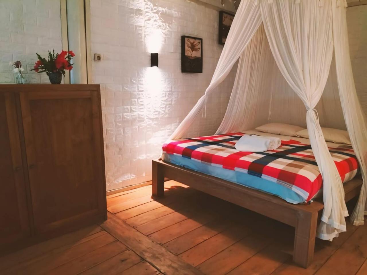 Yut'S Inn Flower Paradise Gili Gede Екстериор снимка